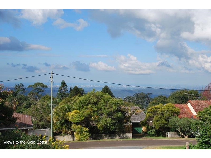 4  Golfers Crescent, Eagle Heights QLD 4271