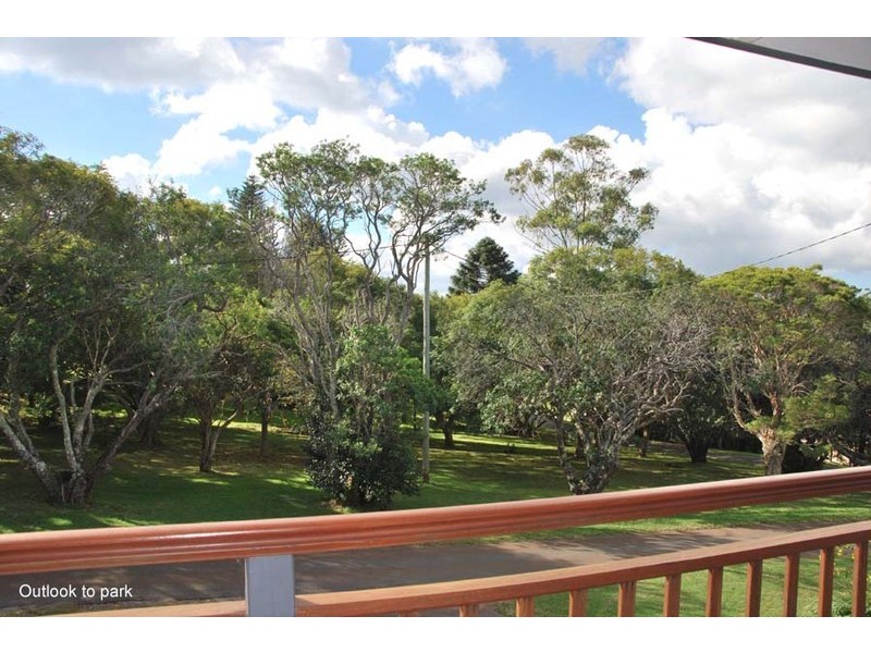 4  Golfers Crescent, Eagle Heights QLD 4271