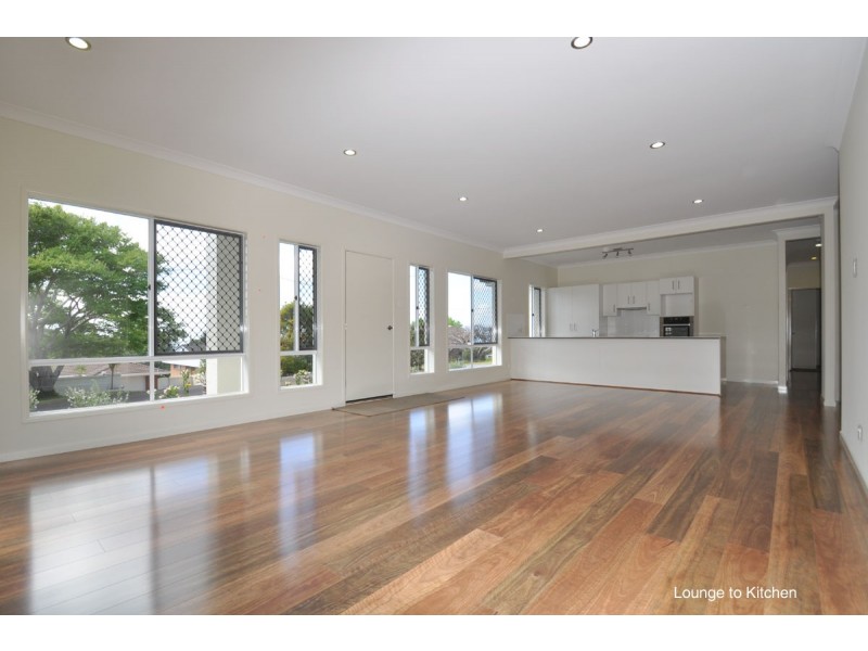 8 Tweed Heads Avenue, Eagle Heights QLD 4271