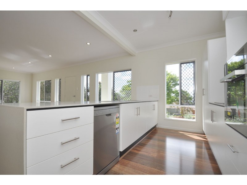 8 Tweed Heads Avenue, Eagle Heights QLD 4271