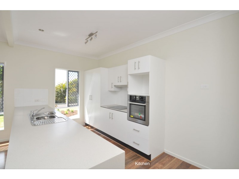 8 Tweed Heads Avenue, Eagle Heights QLD 4271