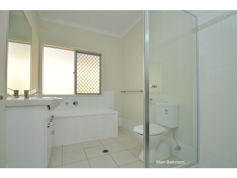 8 Tweed Heads Avenue, Eagle Heights QLD 4271