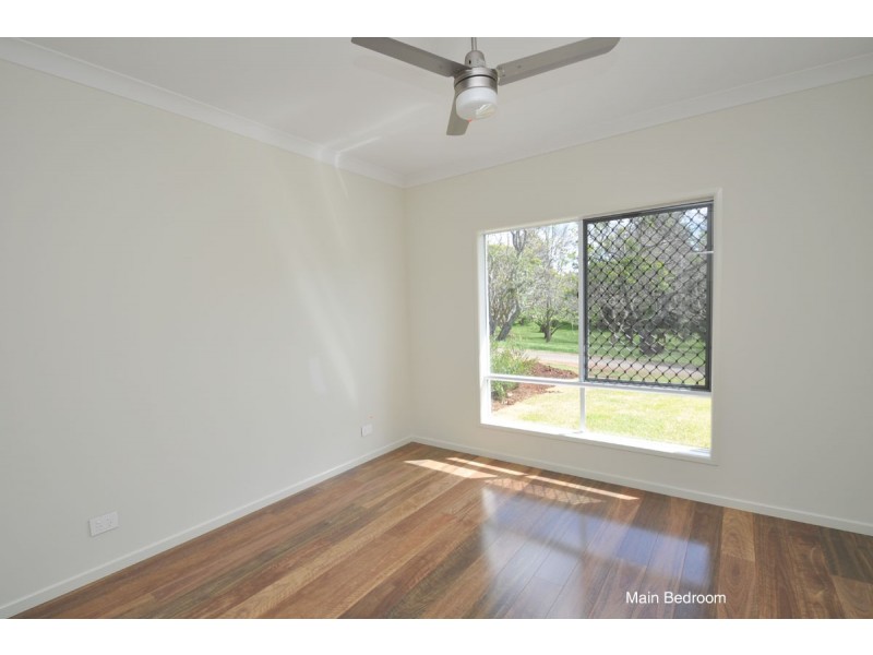 8 Tweed Heads Avenue, Eagle Heights QLD 4271