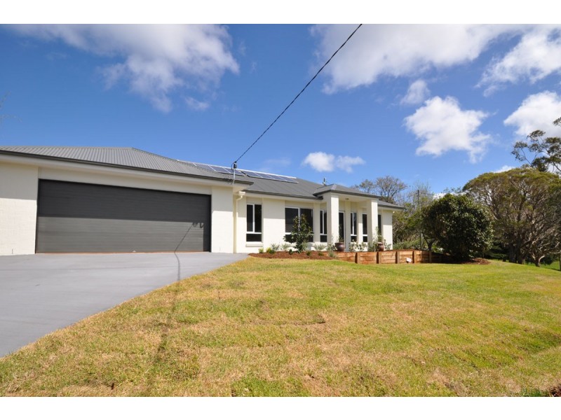 8 Tweed Heads Avenue, Eagle Heights QLD 4271