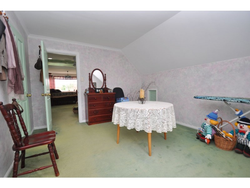 76 Magnetic Drive, Eagle Heights QLD 4271