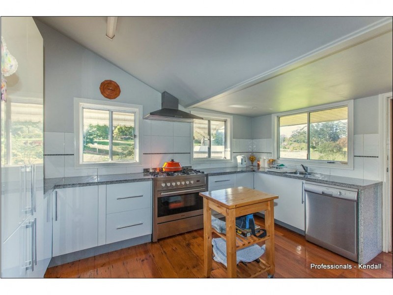 23 Power Parade, Tamborine Mountain QLD 4272