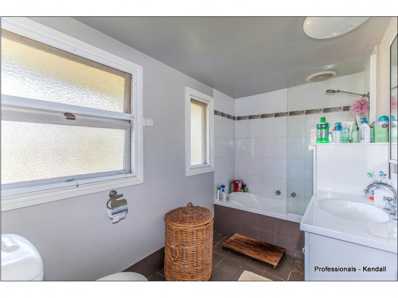 23 Power Parade, Tamborine Mountain QLD 4272