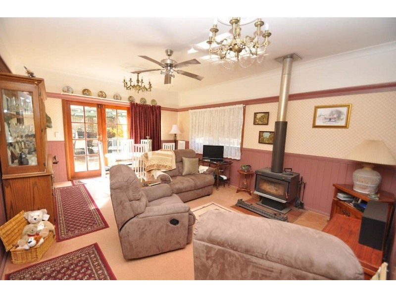 8 Wongawallan Road, Eagle Heights QLD 4271