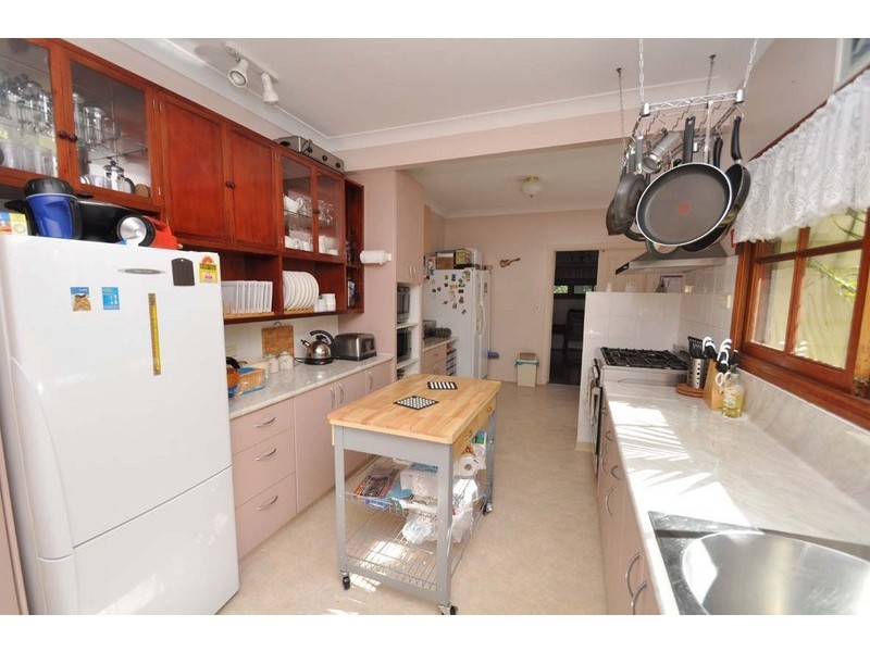 8 Wongawallan Road, Eagle Heights QLD 4271