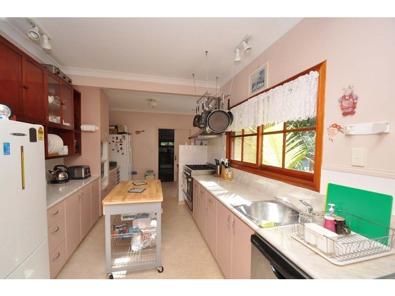 8 Wongawallan Road, Eagle Heights QLD 4271