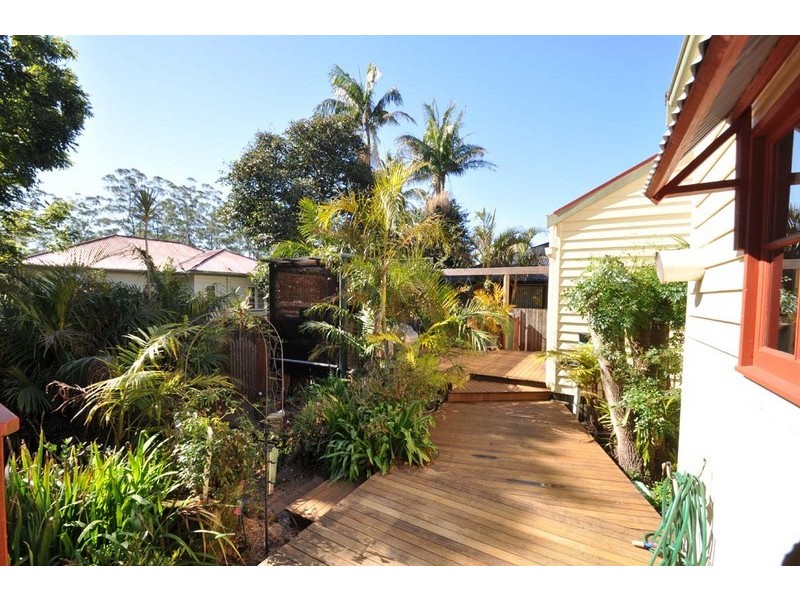 8 Wongawallan Road, Eagle Heights QLD 4271