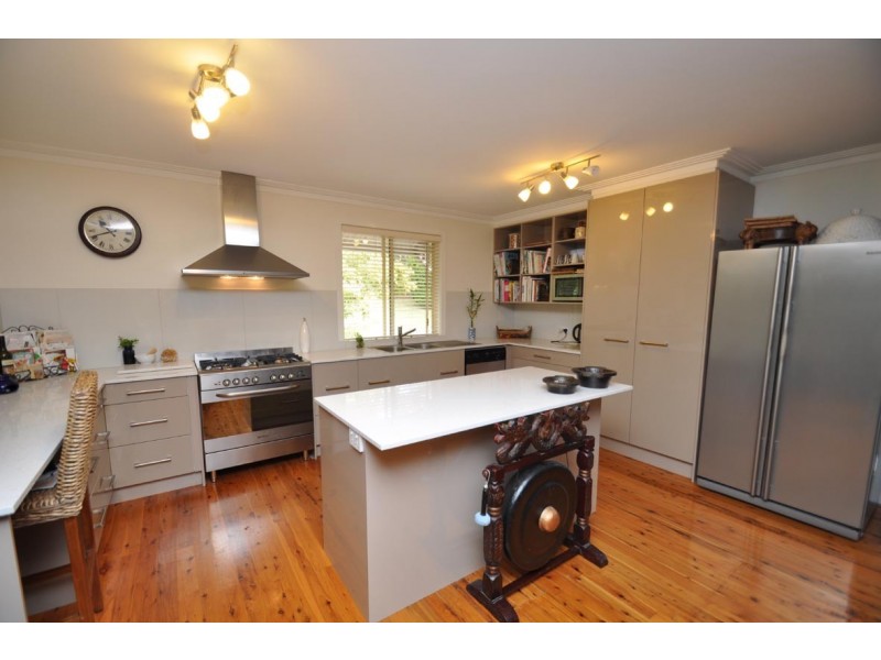 5 Teton Court, Eagle Heights QLD 4271