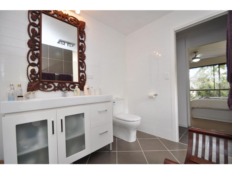 5 Teton Court, Eagle Heights QLD 4271