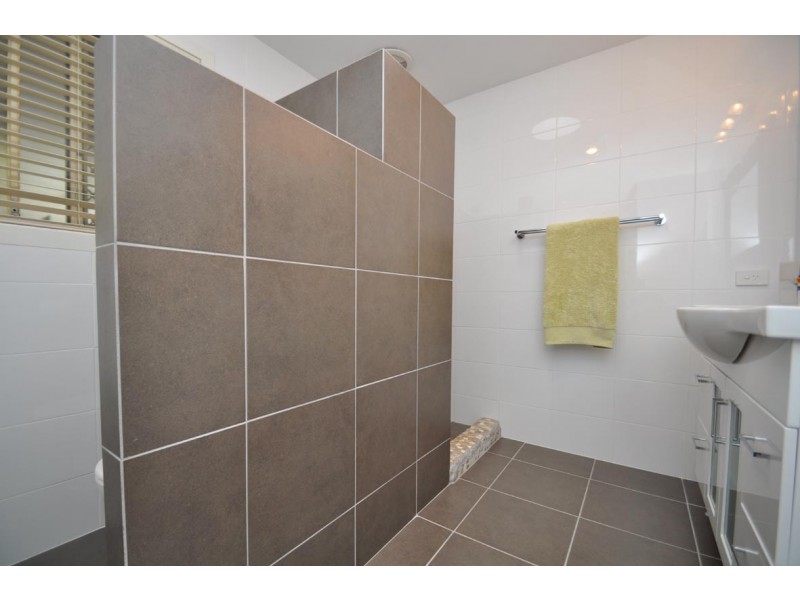 5 Teton Court, Eagle Heights QLD 4271