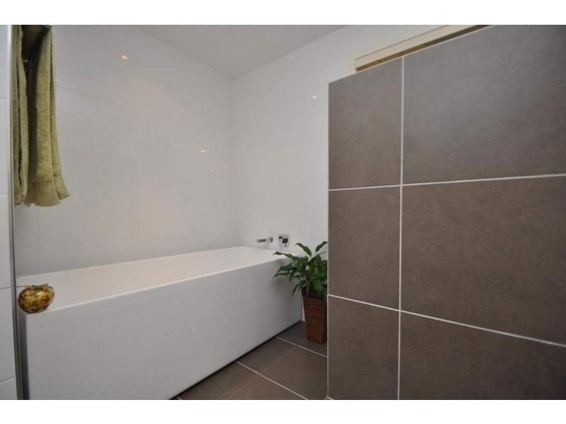 5 Teton Court, Eagle Heights QLD 4271