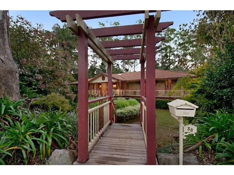 38 Wongawallan Road, Eagle Heights QLD 4271