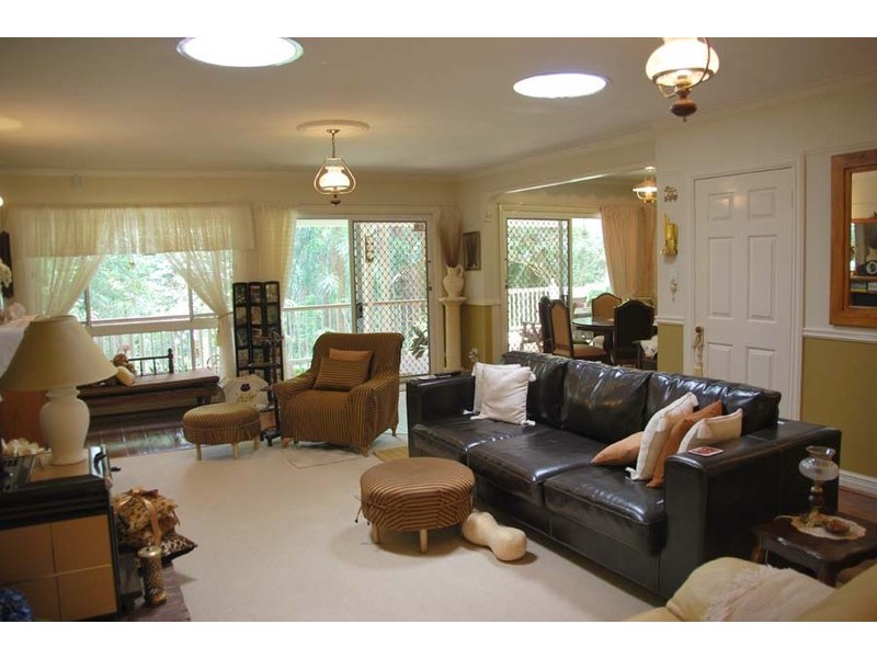 102 Wongawallan Road, Eagle Heights QLD 4271