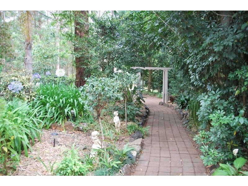 102 Wongawallan Road, Eagle Heights QLD 4271