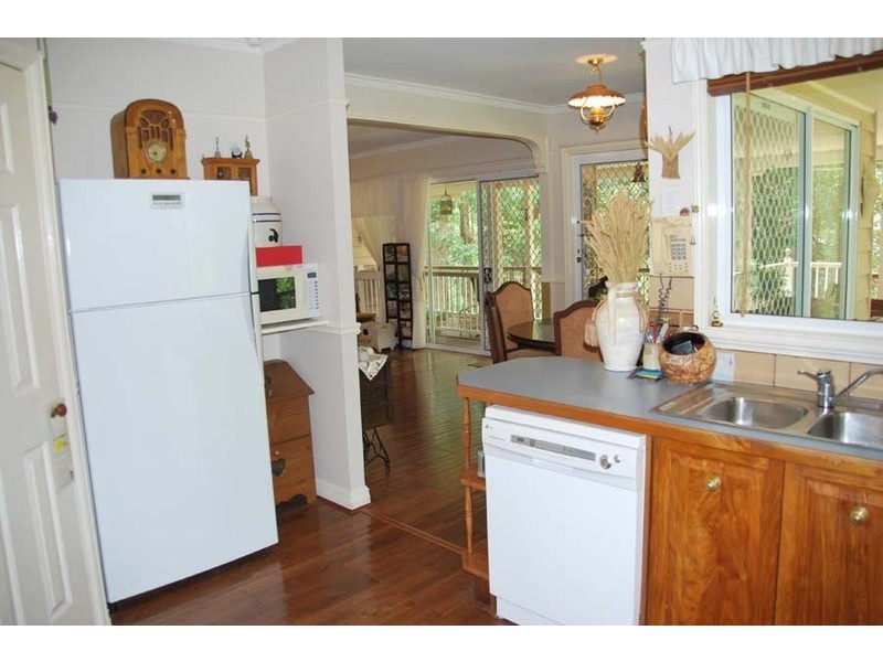 102 Wongawallan Road, Eagle Heights QLD 4271