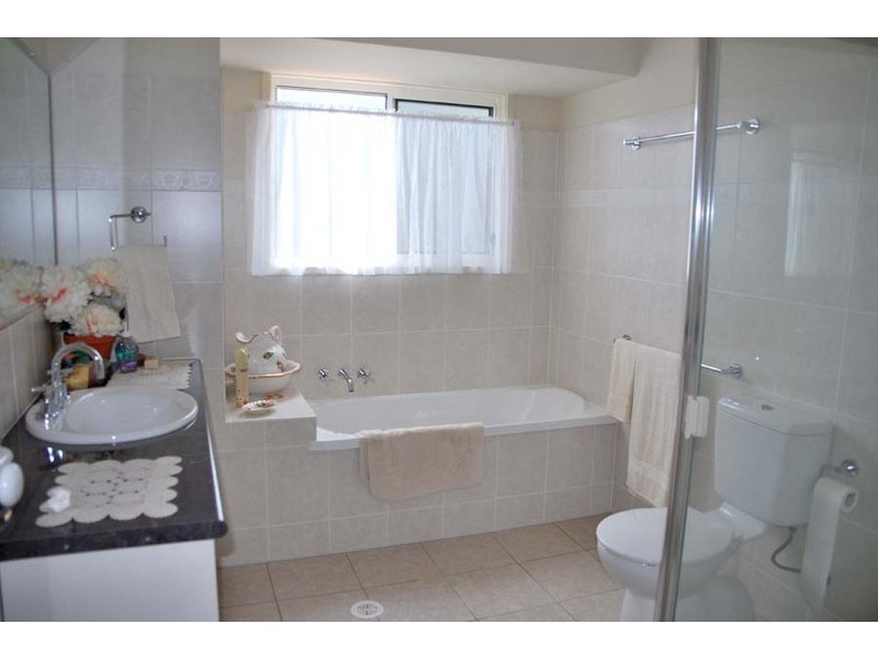 Eagle Heights QLD 4271