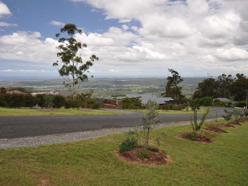 19 Eagles Retreat Place, Eagle Heights QLD 4271