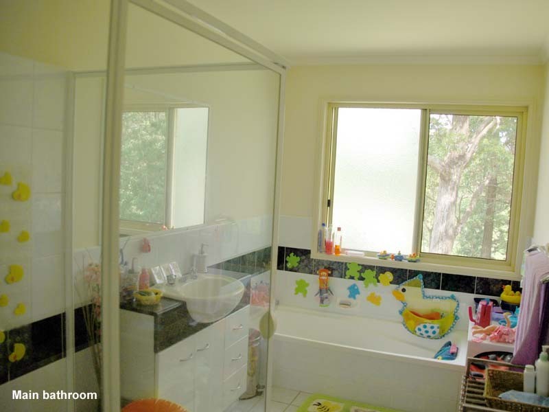 88 Wongawallan Road, Eagle Heights QLD 4271