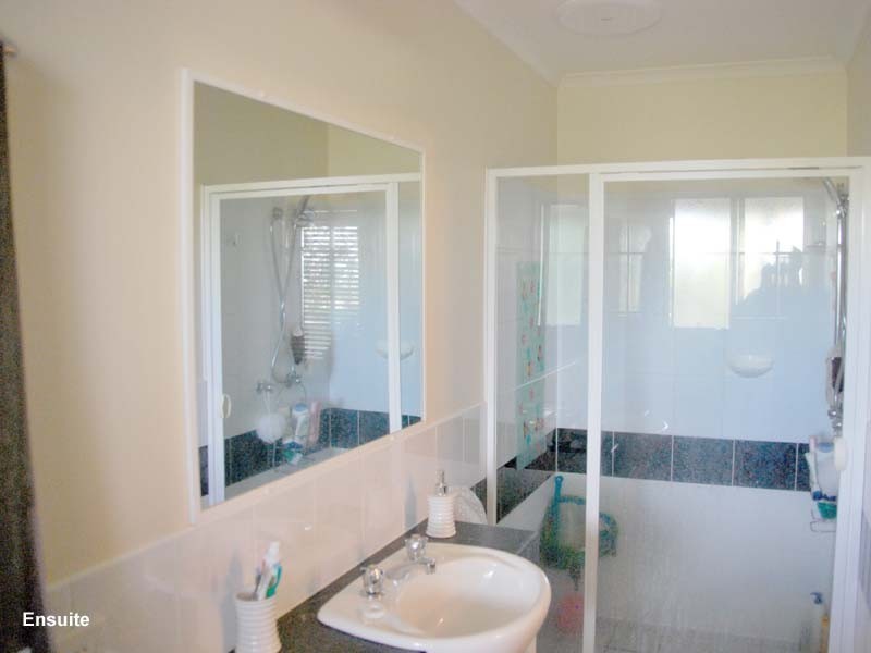 88 Wongawallan Road, Eagle Heights QLD 4271