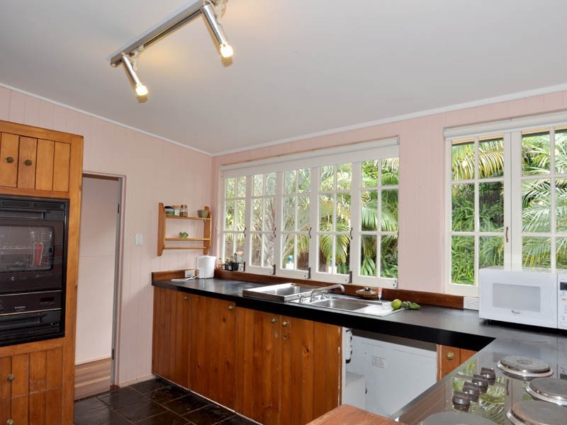 2 Areca Court, Eagle Heights QLD 4271