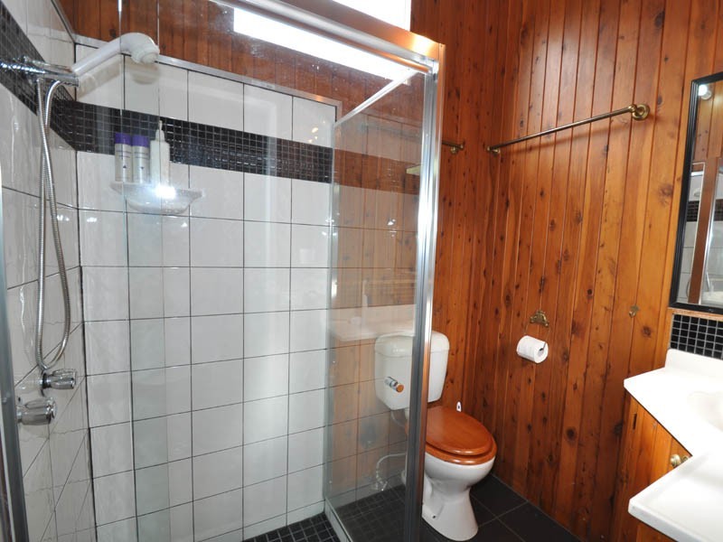 2 Areca Court, Eagle Heights QLD 4271