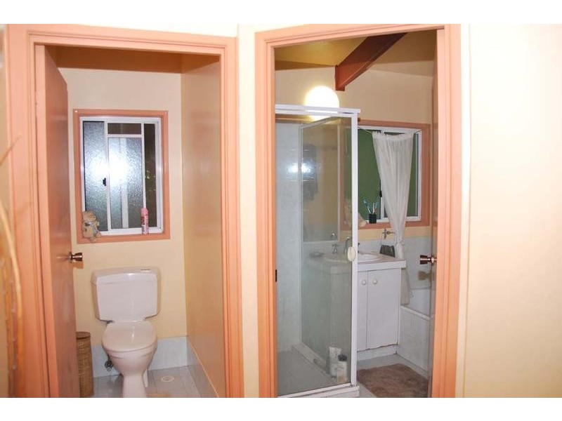 9  Rainer Court, Eagle Heights QLD 4271