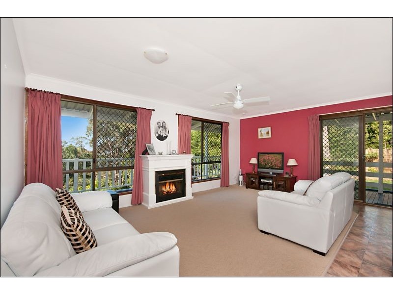 10 Rainer Drive, Eagle Heights QLD 4271