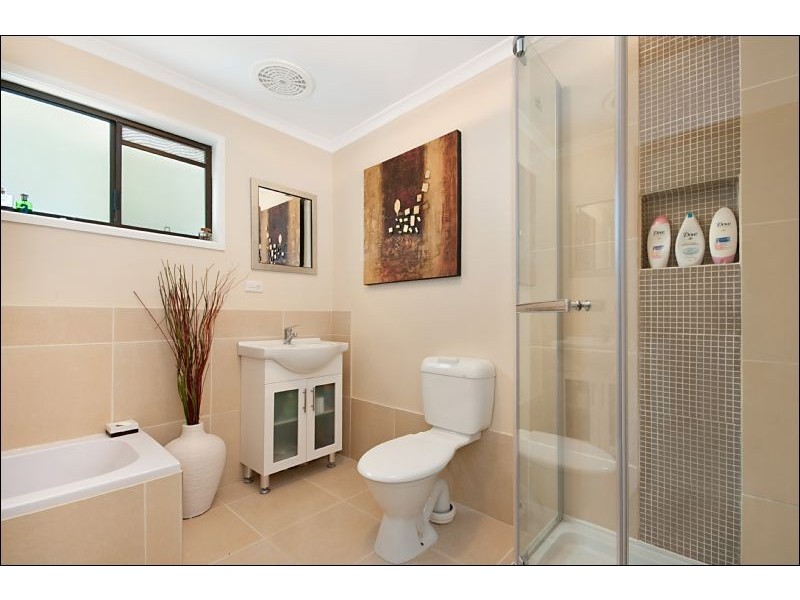 10 Rainer Drive, Eagle Heights QLD 4271