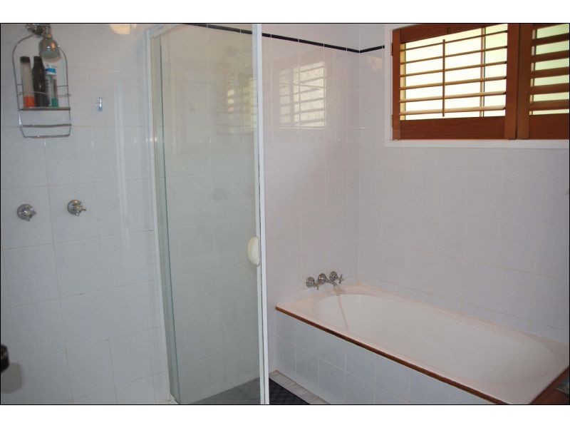 116 Contour Road, Eagle Heights QLD 4271