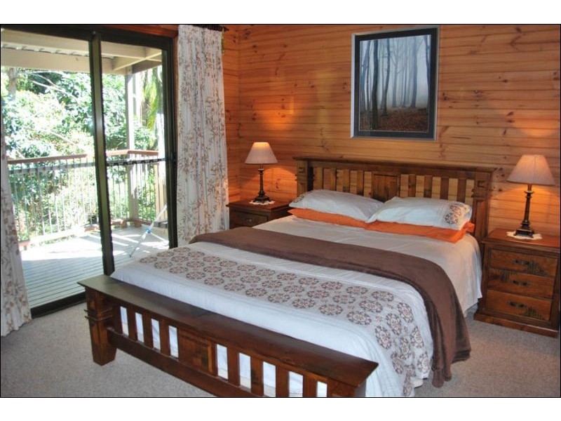 16 Lucania Court, Eagle Heights QLD 4271