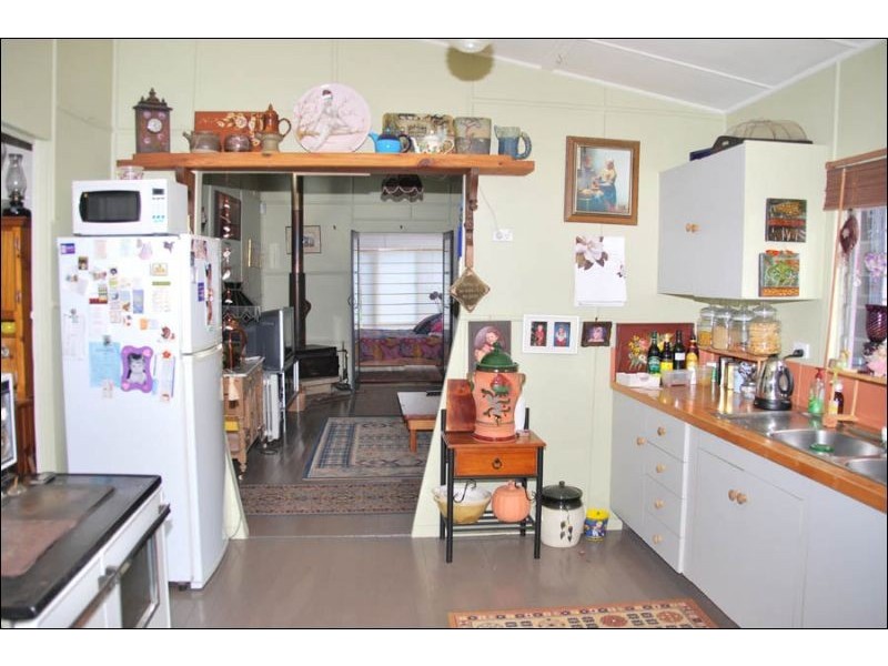 54 Long Road, Eagle Heights QLD 4271