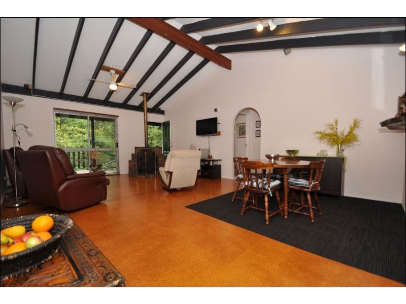 12 Tambora Court, Eagle Heights QLD 4271