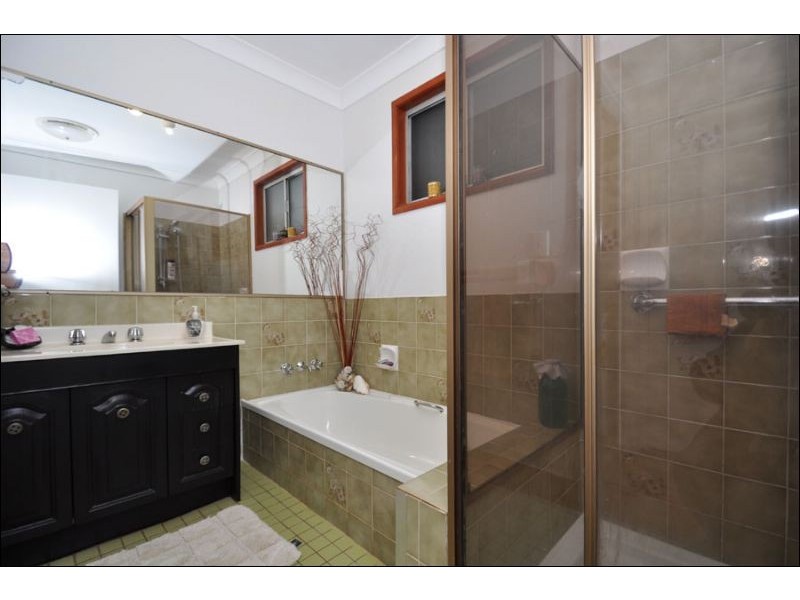 12 Tambora Court, Eagle Heights QLD 4271