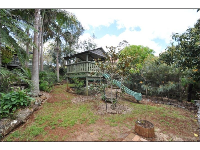 16 Ocean View Parade, Tamborine Mountain QLD 4272
