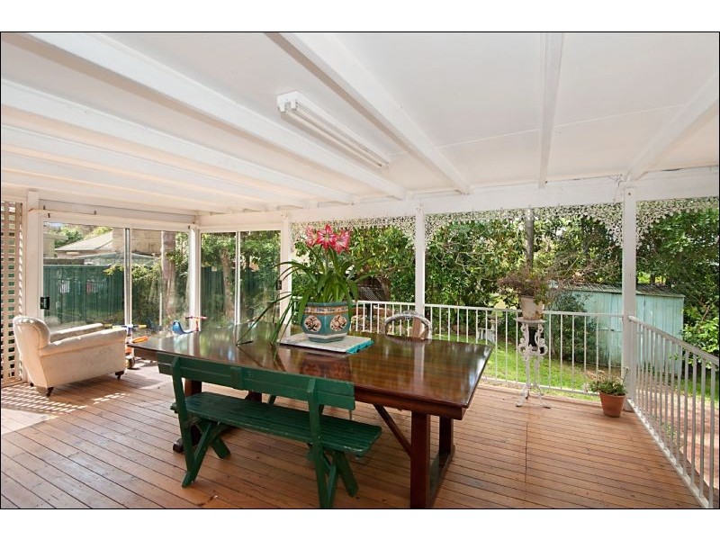 8 Beechmont Ave, Eagle Heights QLD 4271