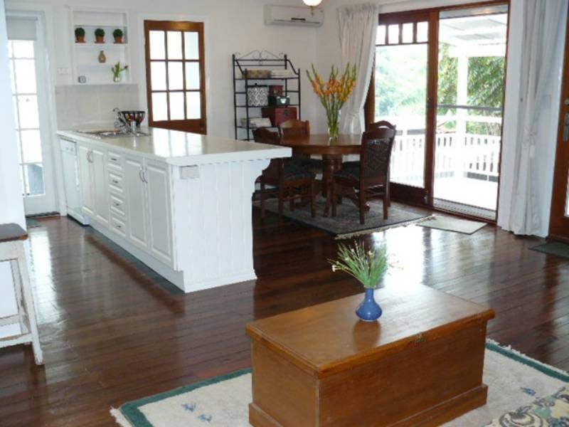 15 BEECHMONT AVENUE, Eagle Heights QLD 4271