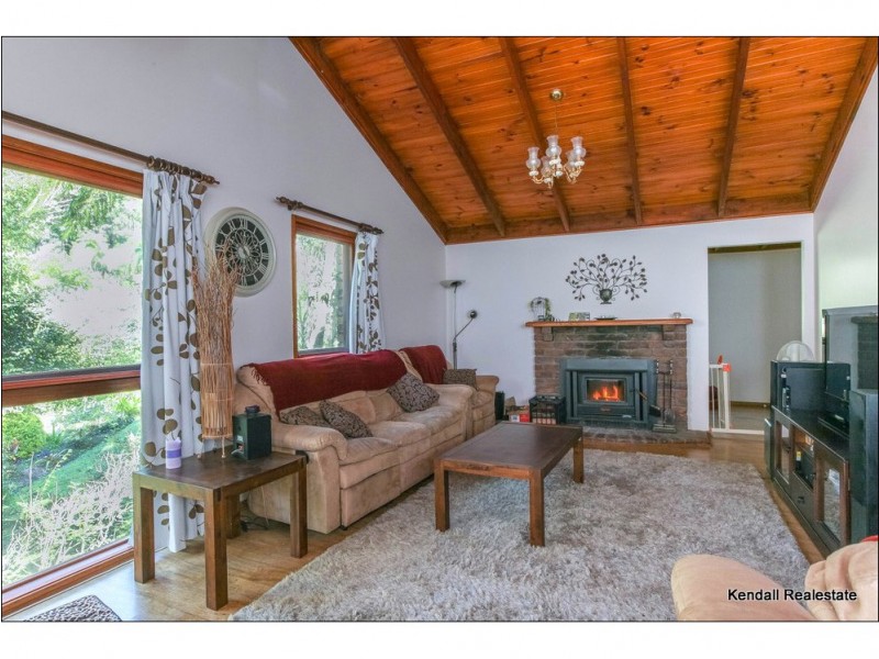 10 Forsythia Drive, Eagle Heights QLD 4271