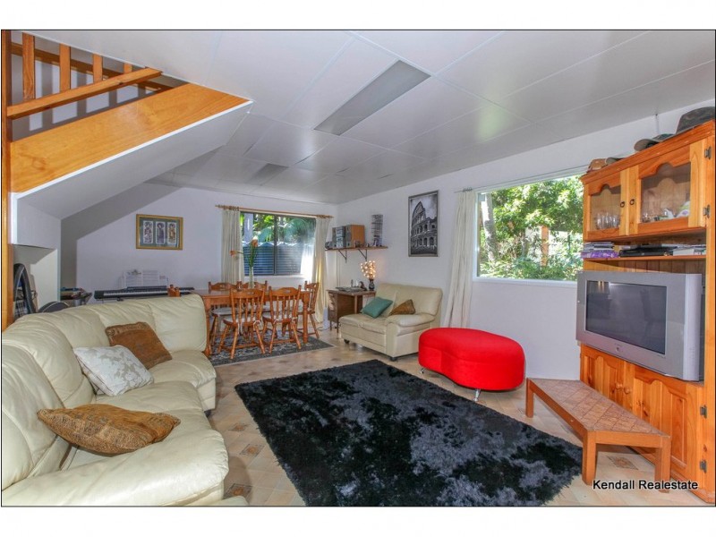 10 Forsythia Drive, Eagle Heights QLD 4271