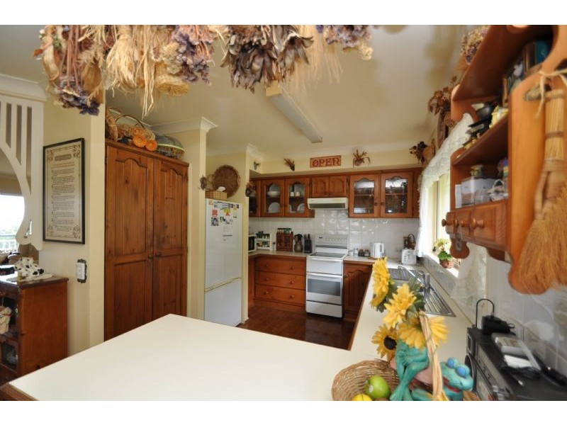 29 Flores Court, Tamborine Mountain QLD 4272