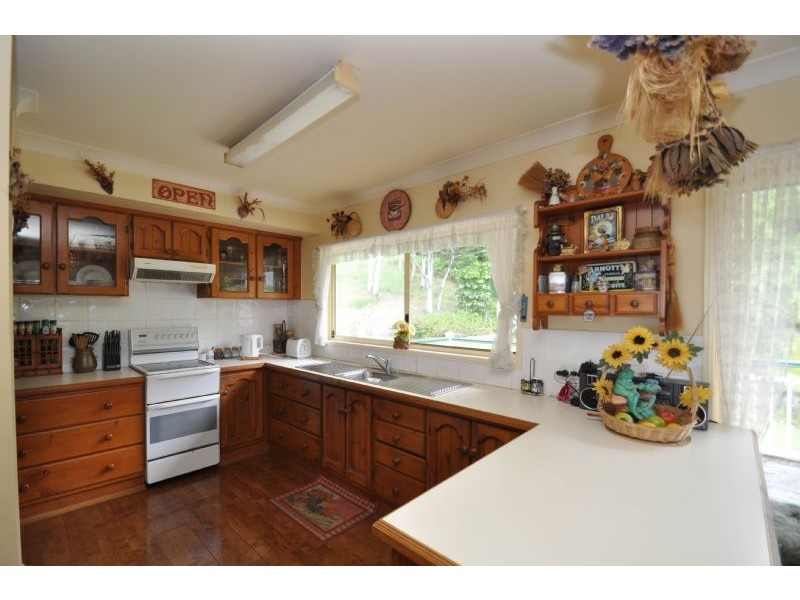 29 Flores Court, Tamborine Mountain QLD 4272