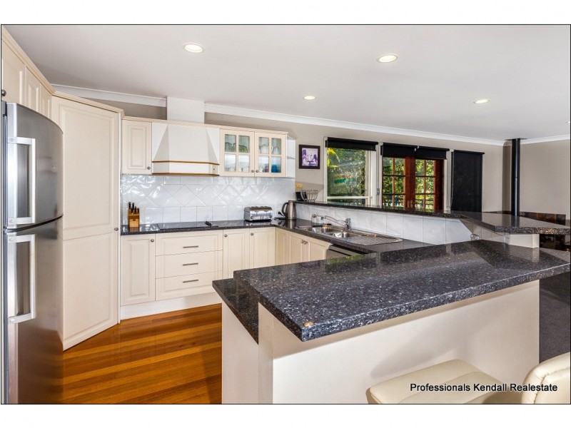 102 Contour Road, Tamborine Mountain QLD 4272