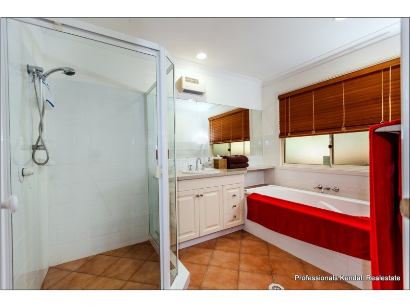 102 Contour Road, Tamborine Mountain QLD 4272