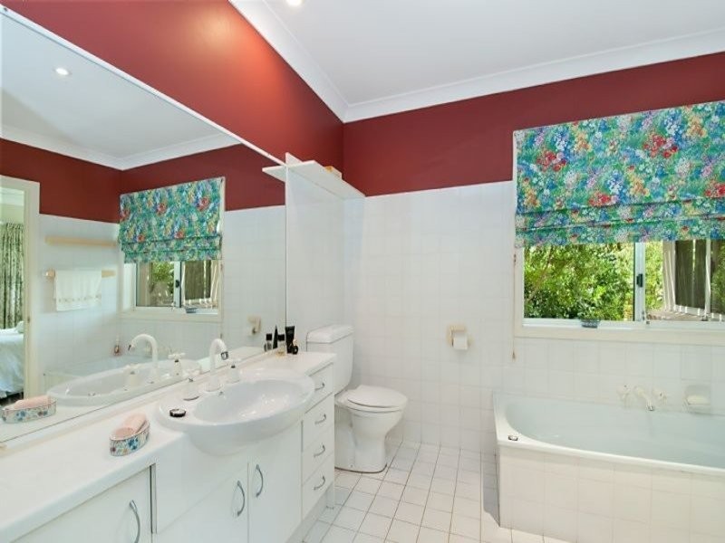 76 Wongawallan Road, Eagle Heights QLD 4271