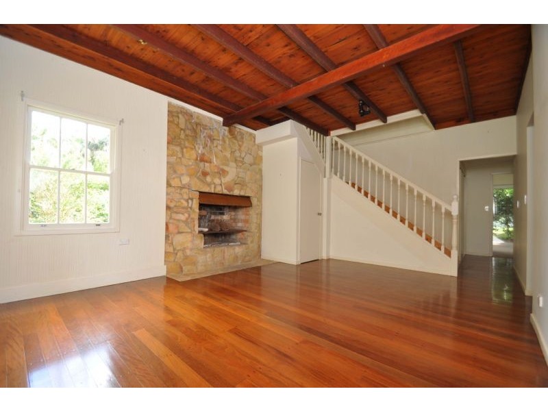 18 Central Avenue, Eagle Heights QLD 4271