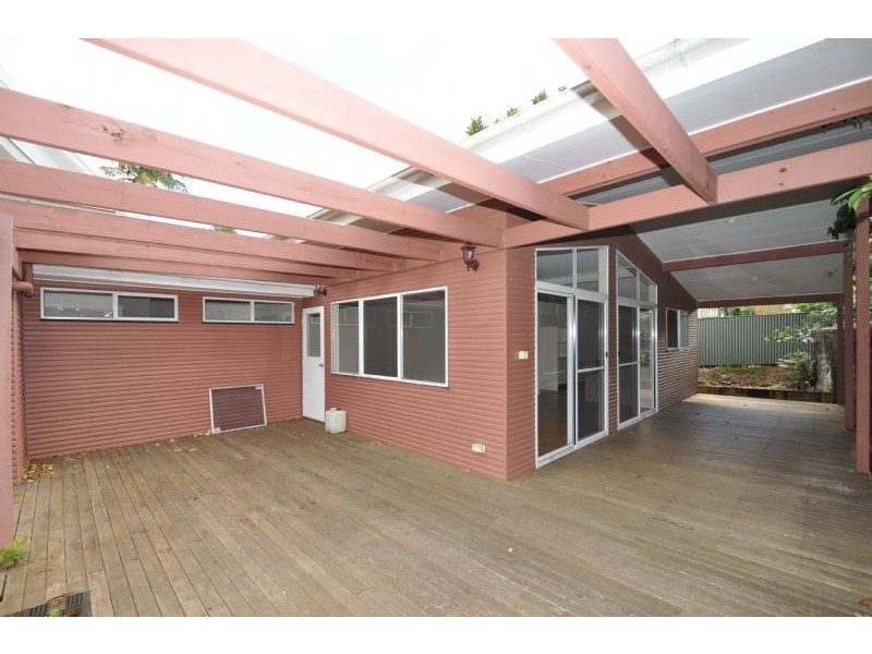 18 Central Avenue, Eagle Heights QLD 4271