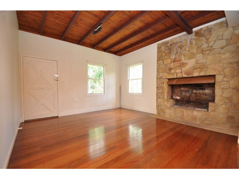 18 Central Avenue, Eagle Heights QLD 4271